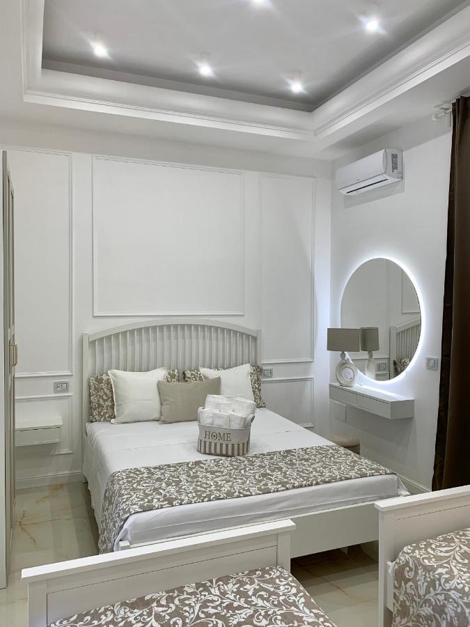 Ferdinando'S Home Napoli Esterno foto
